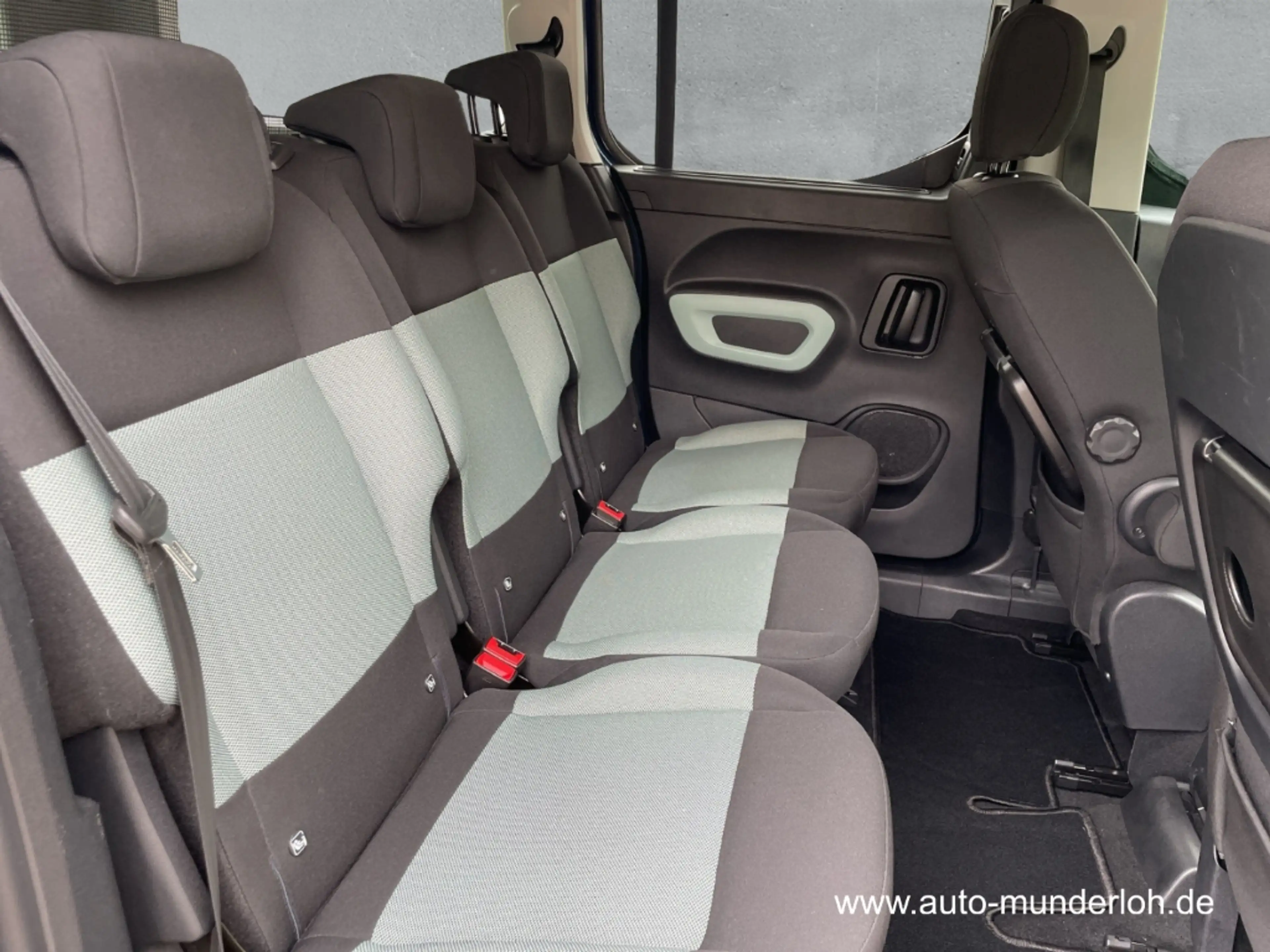 Citroen Berlingo Shine XL BlueHDi 130 RÜCKFAHRKAMERA SITZHEIZUNG — photo 11