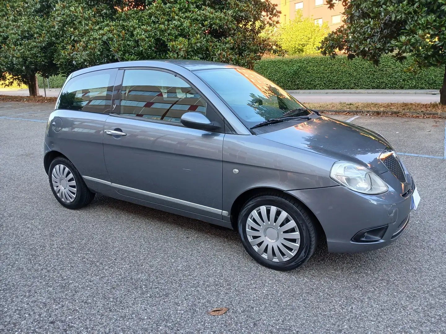 Lancia Ypsilon Ypsilon 1.2 8v New Oro (oro) Grigio - 1