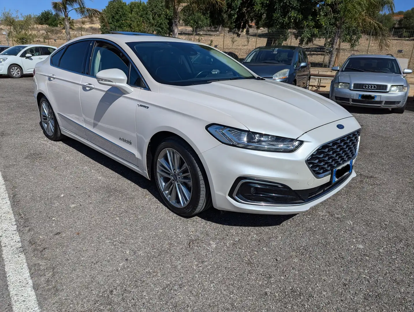 Ford Mondeo Mondeo 4p 2.0 hybrid Vignale ecvt my19 Bianco - 1