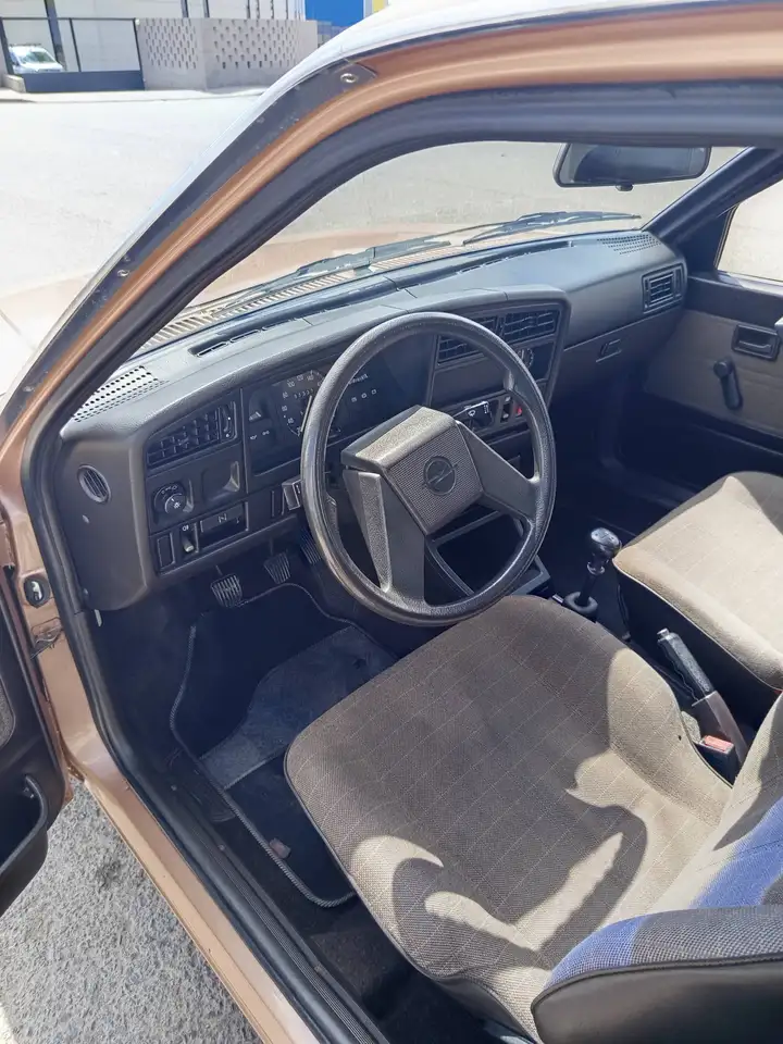 Opel Ascona 1.6S LS, foto 12