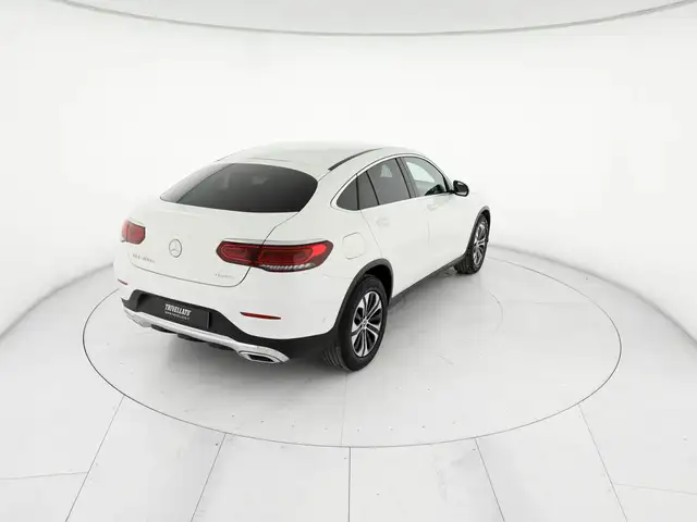 Mercedes-Benz GLC view 3