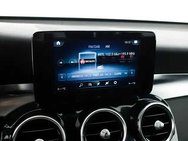 Mercedes-Benz GLC view 16