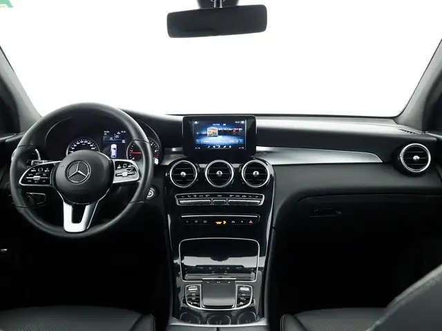 Mercedes-Benz GLC view 9