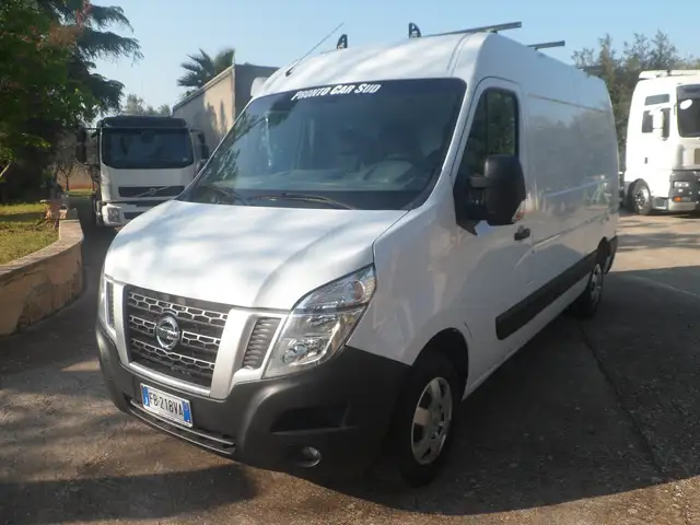 Nissan NV400 furgone medio alto
