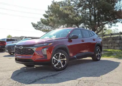 Red 2025 Chevrolet Trax RS with 1RS FWD SUV / Crossover Front-Wheel Drive 6-Speed Automatic