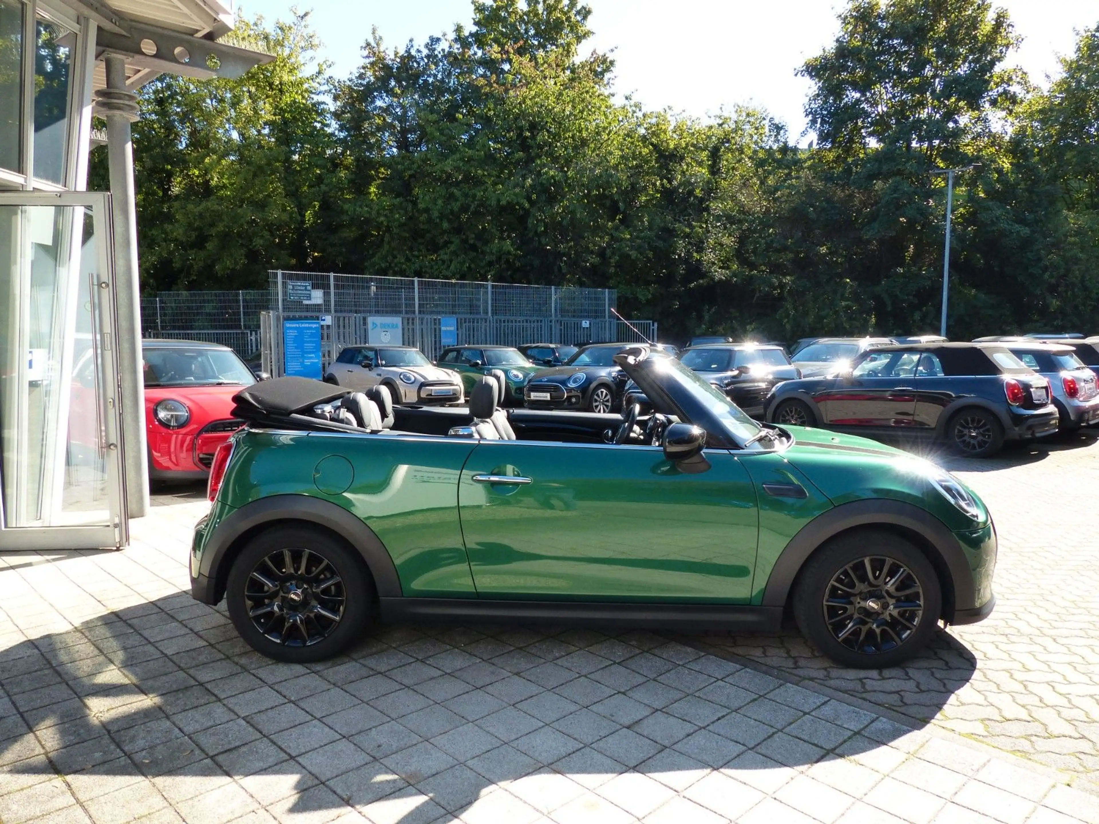 MINI Cooper Cabrio Aut. "Classic Trim", Premium-Paket — photo 2
