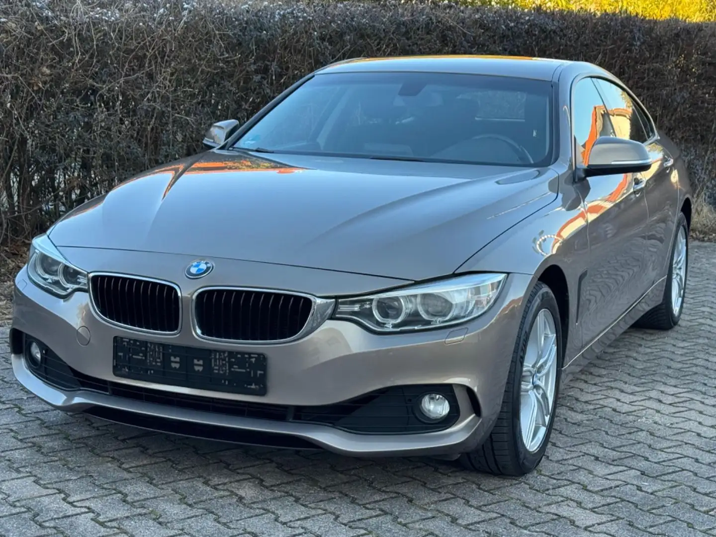 BMW 420 4 Gran Coupe 420 i xDrive 2.HAND TÜV NEU Beige - 2