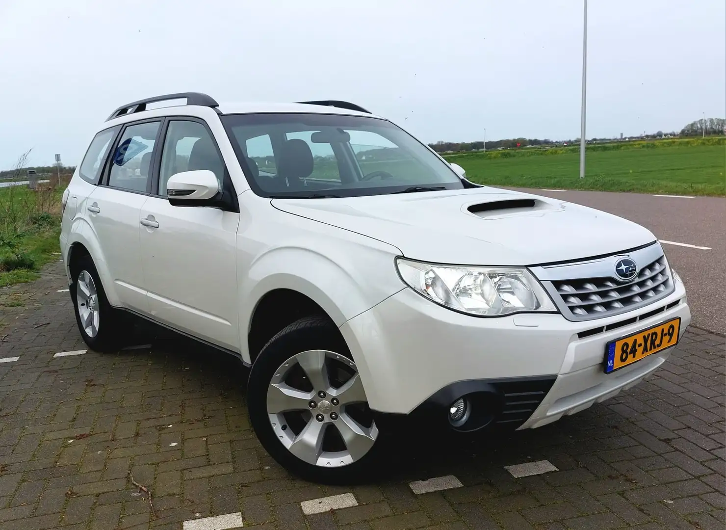 Subaru Forester 2.0 D XS Luxury Wit - 2