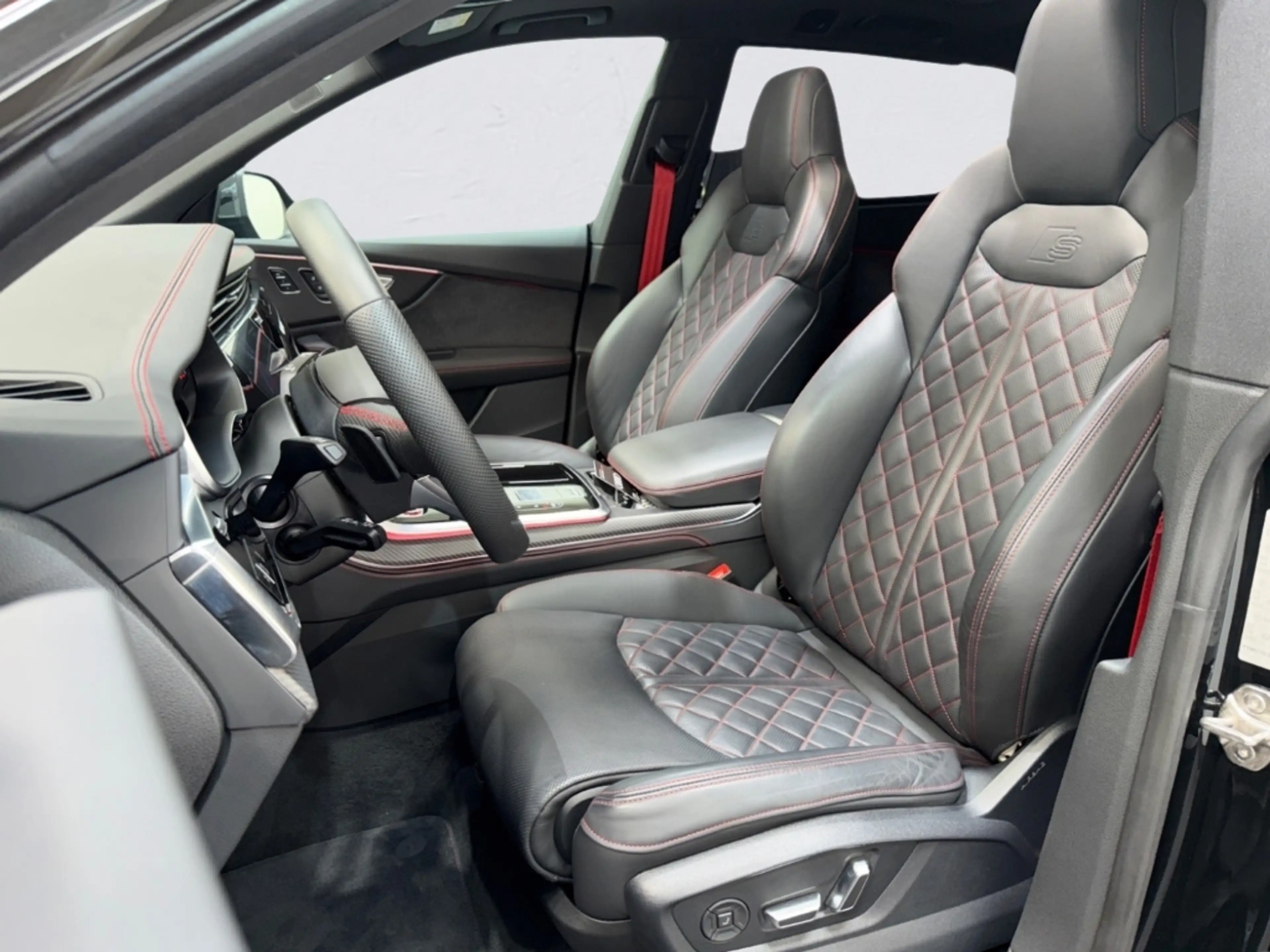 Audi SQ8 4.0 TFSI QU BLACK FAHRWERKS.P HEAD STDHZ CARBON MA — photo 10