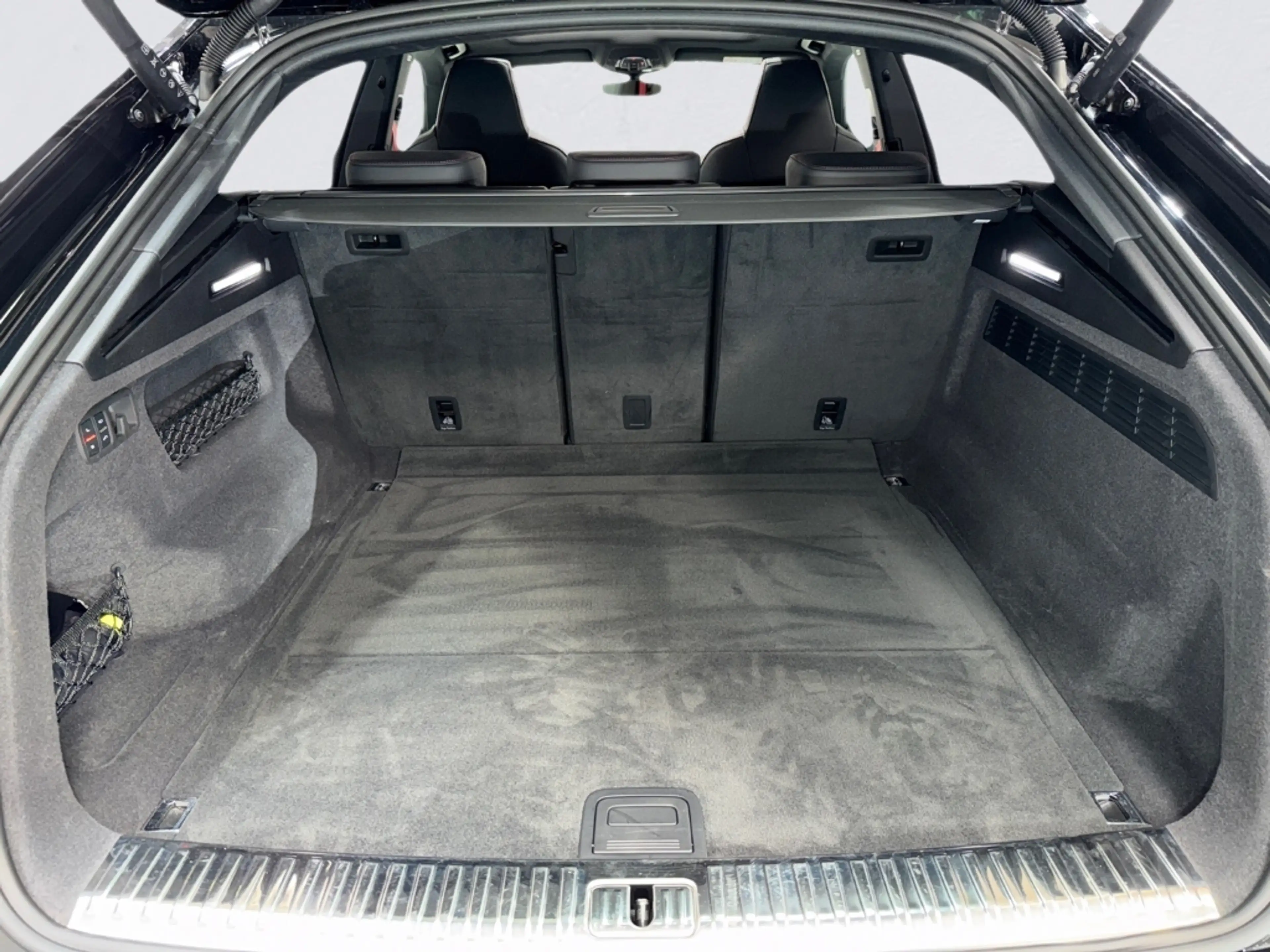 Audi SQ8 4.0 TFSI QU BLACK FAHRWERKS.P HEAD STDHZ CARBON MA — photo 8