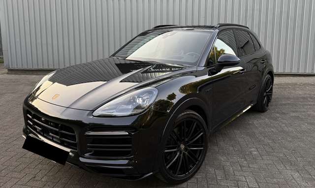 Imagine Porsche Cayenne Plug-In-Hybrid Platinum Edition, Approved, AGA
