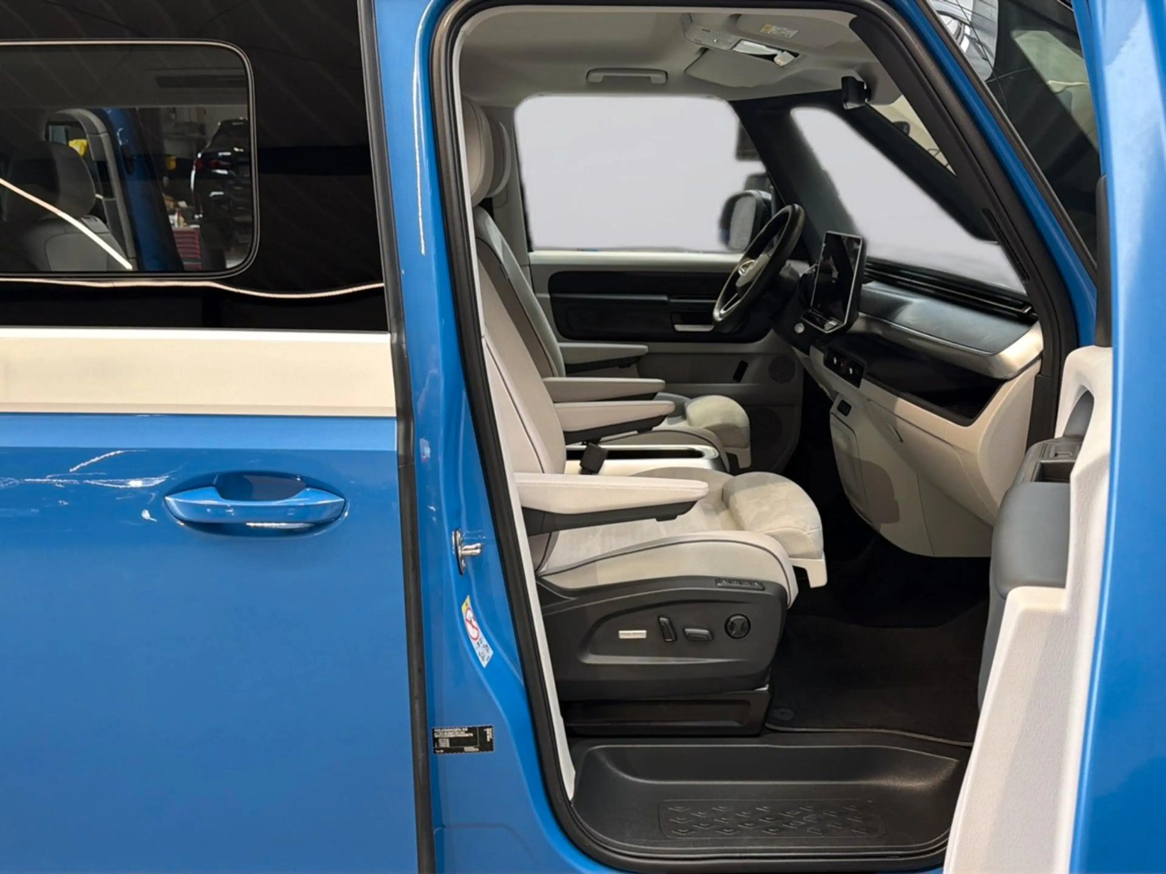 Volkswagen ID. Buzz Pro LR ACC AHK HuD H&K IQ-Light Memory — photo 10