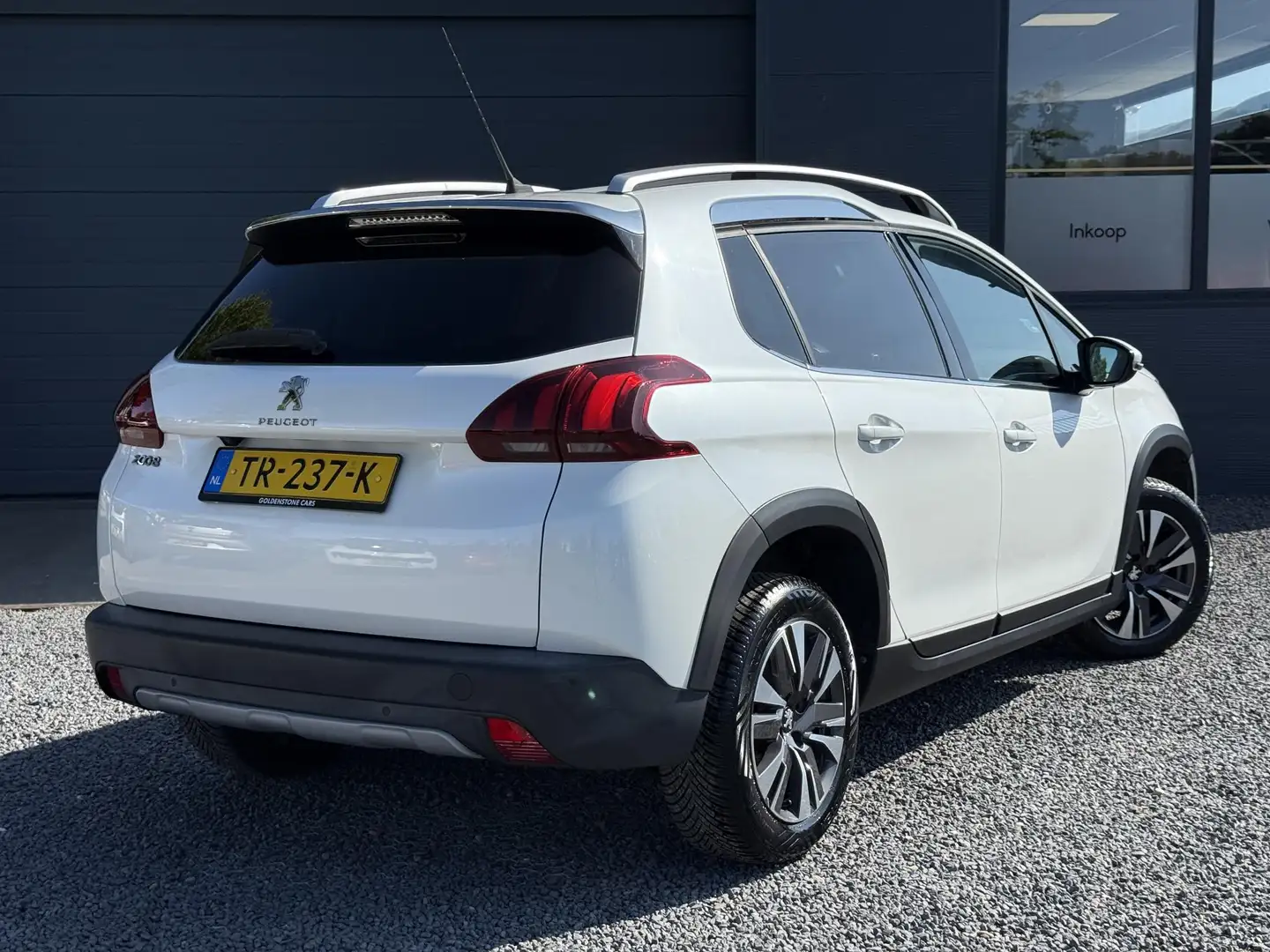 Peugeot 2008 1.2 PureTech Allure 2e Eigenaar,Pano,6 Bak,131pk,N Wit - 2