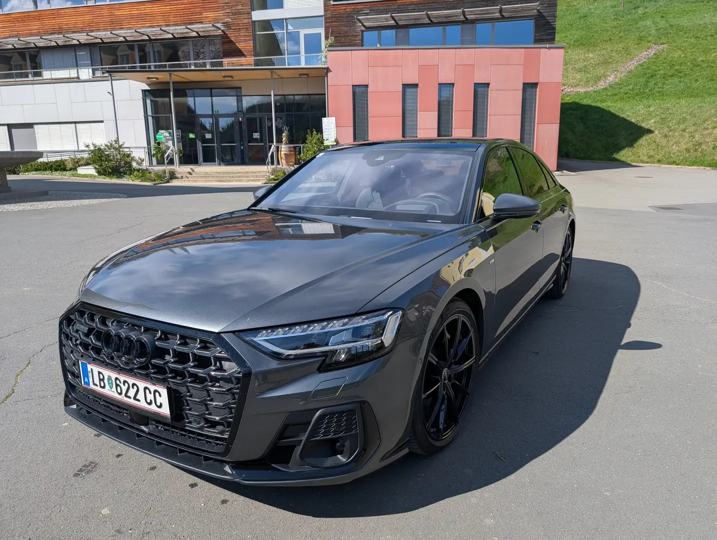 Audi A8 Audi A8 60 TFSI e PHEV, Vollausstatt. + Wi-Reifen Grau - 1