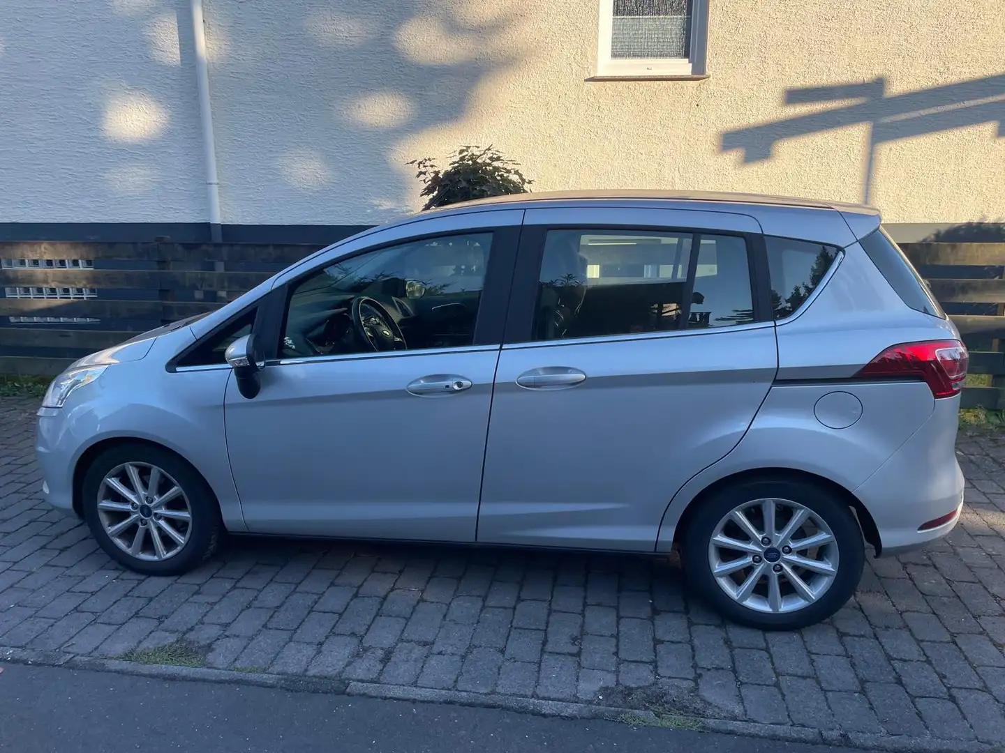 Ford B-Max Titanium 5D - 1