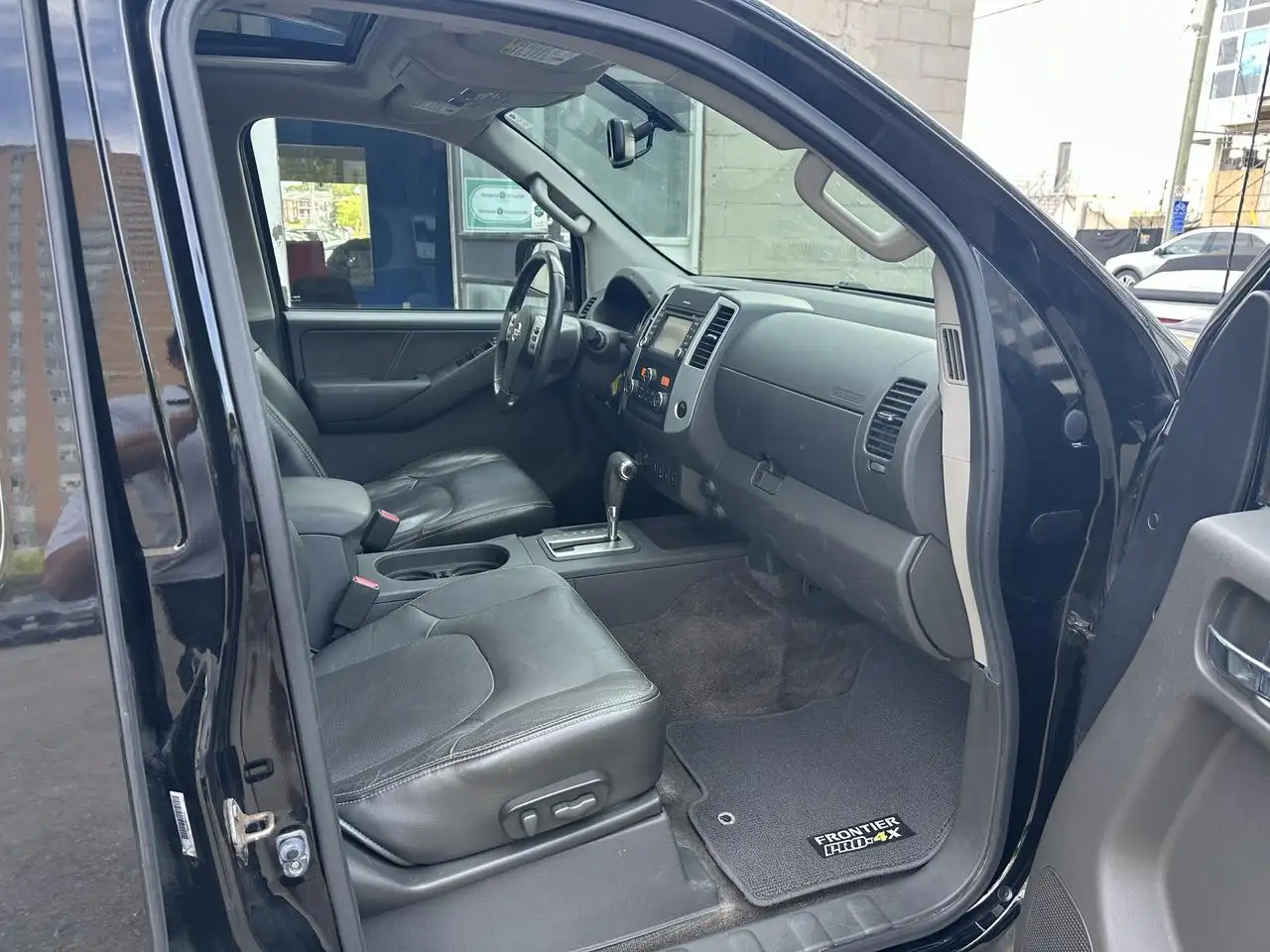 Nissan Frontier снимка Nissan Frontier
