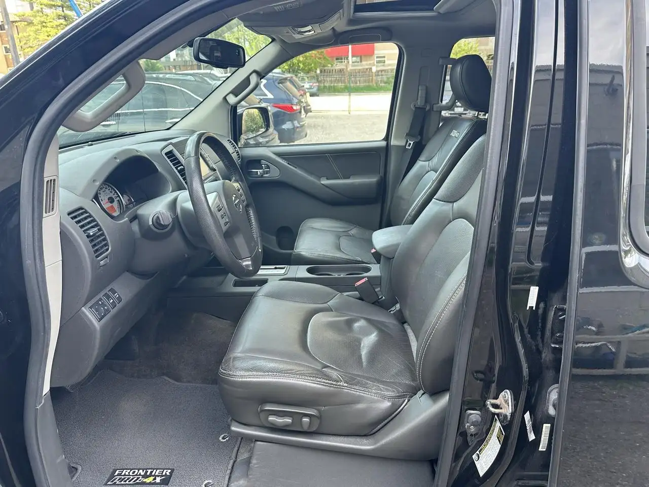Nissan Frontier снимка Nissan Frontier