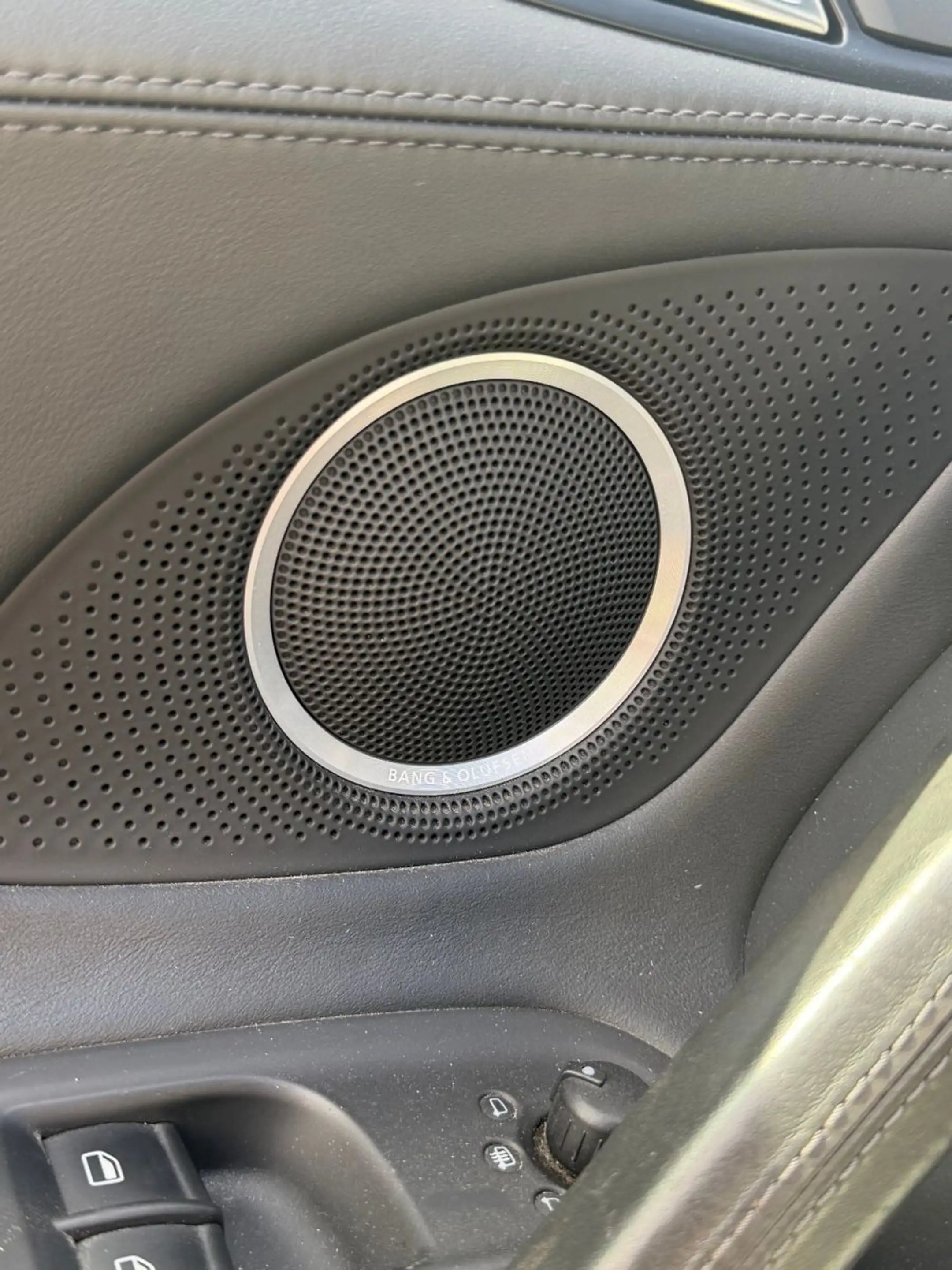 Audi R8 Spyder 5.2 FSI quattro Bang&Olufsen — photo 8
