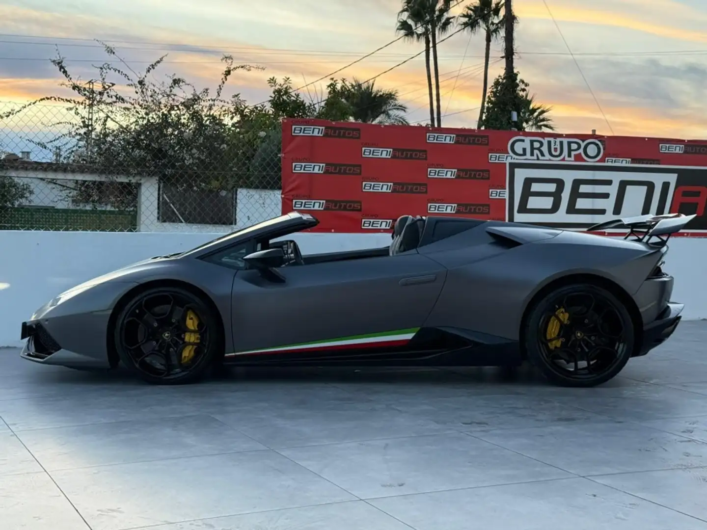 Lamborghini Huracán LP 610-4 Spyder Gris - 2