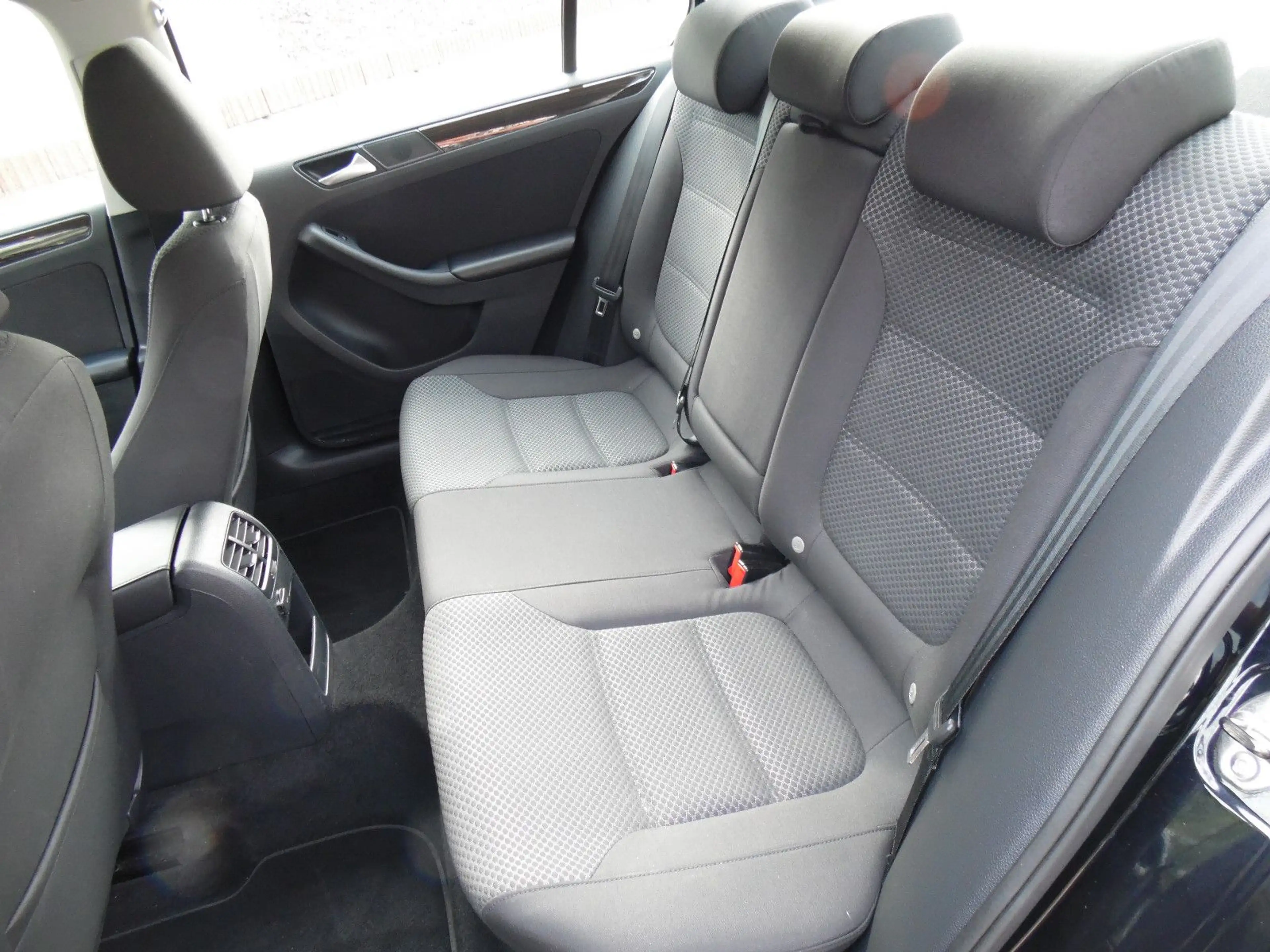 Volkswagen Jetta VI/Klima/PDC/SHZ/HU NEU! — photo 13