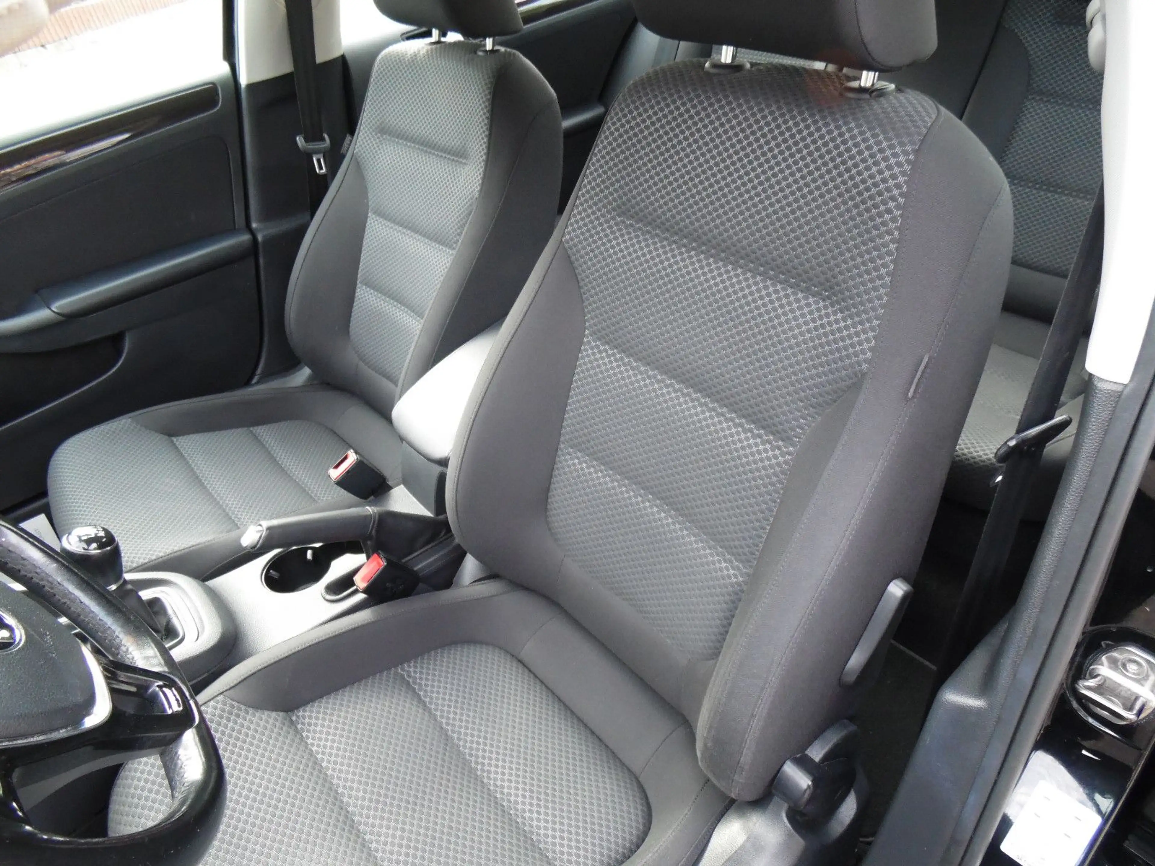Volkswagen Jetta VI/Klima/PDC/SHZ/HU NEU! — photo 11