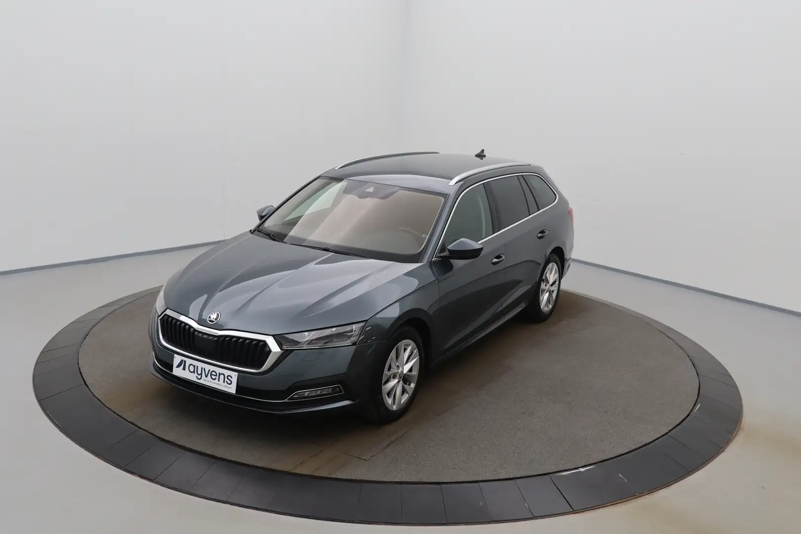 Skoda Octavia Combi 2.0 CR TDi DSG Style Corporate+ LED GPS PDC Gris - 1