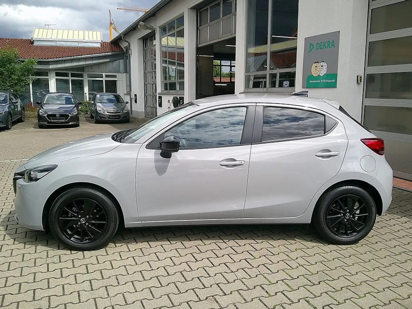 Mazda 2 e-SKYACTIV 90 Homura KAMERA/SHZ/LHZ/NAVI Grau - 2