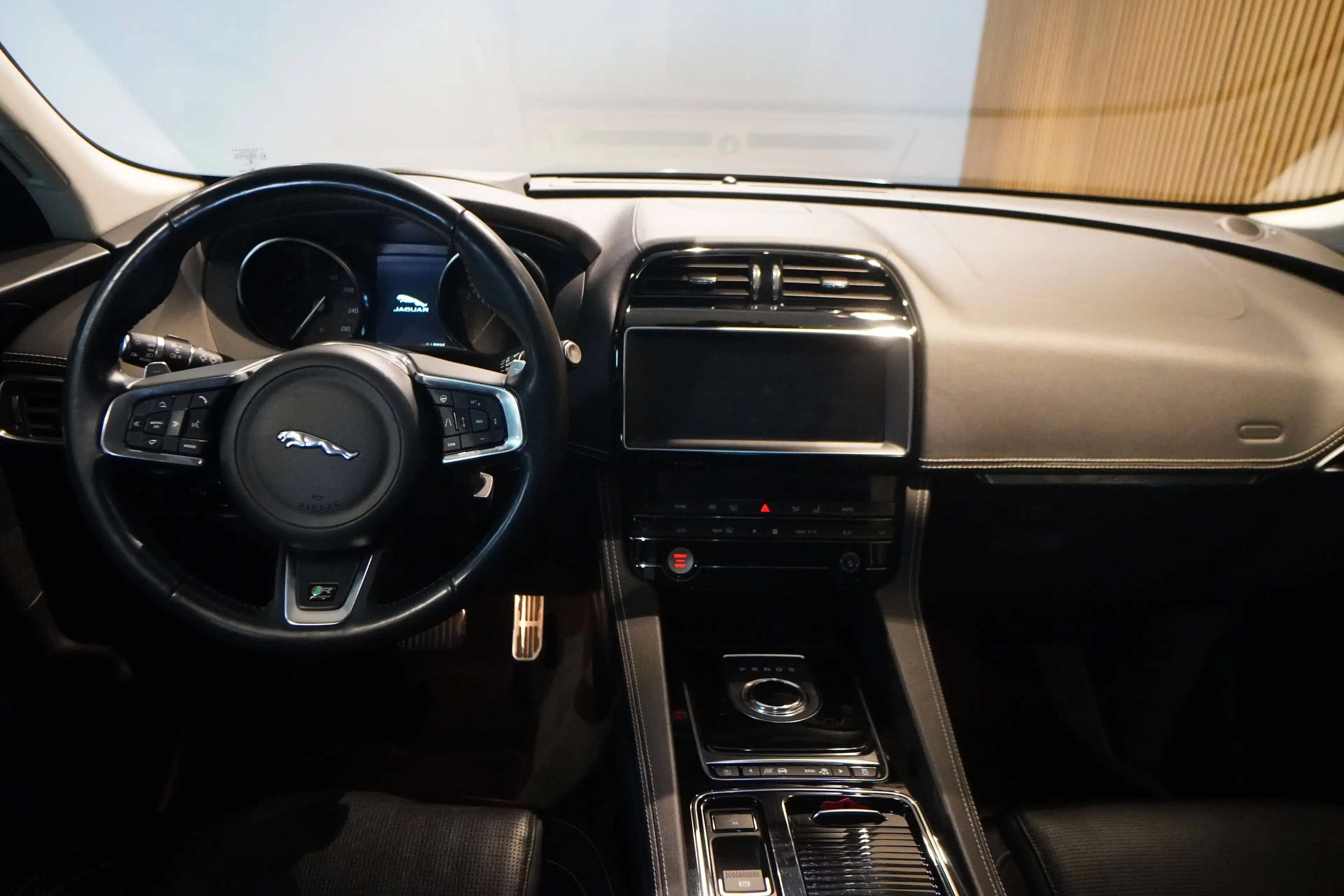 Jaguar F-Pace F-PACE R-Sport AWD 2.0-Head Up-Led.-ACC- — photo 7