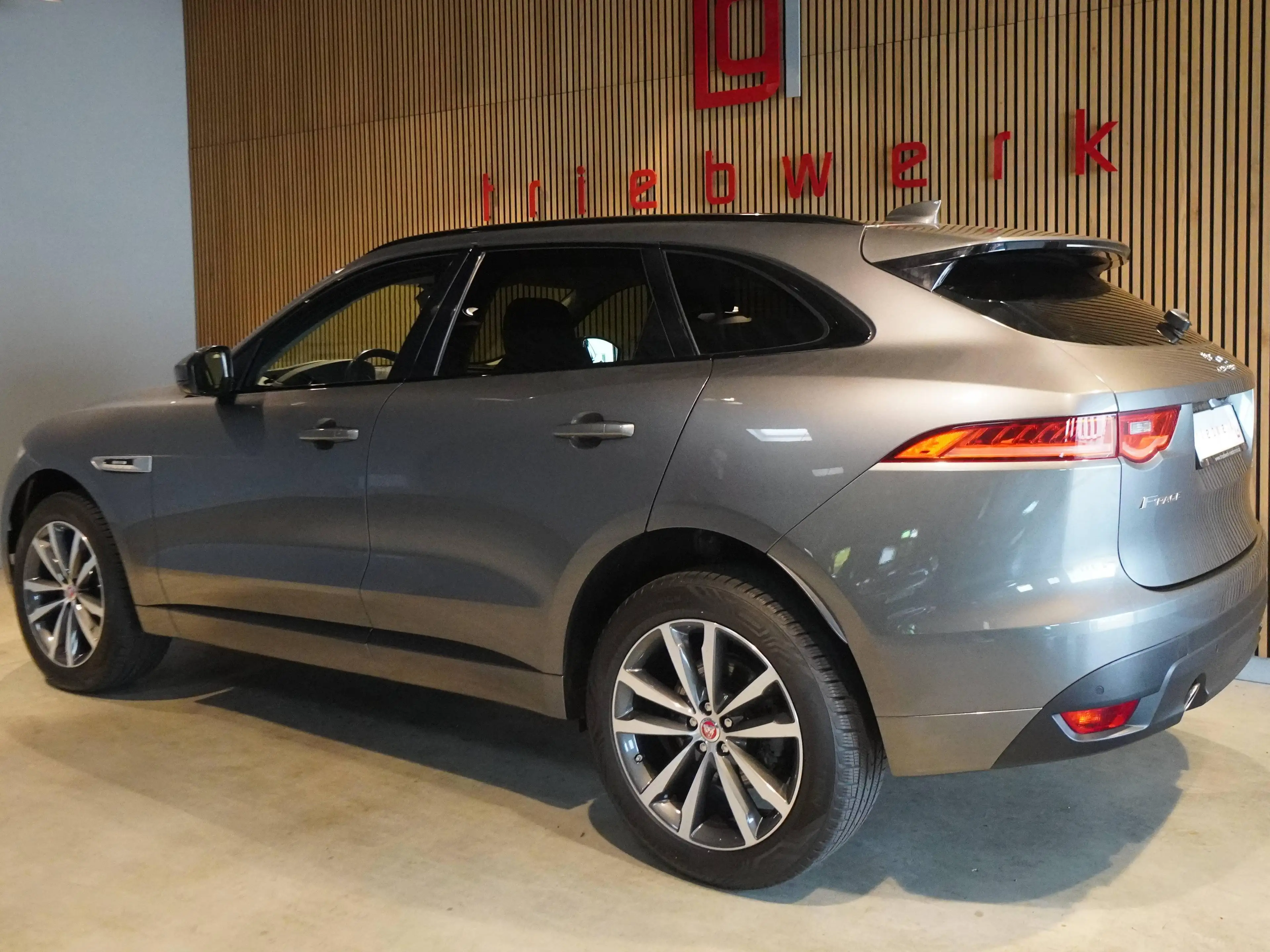 Jaguar F-Pace F-PACE R-Sport AWD 2.0-Head Up-Led.-ACC- — photo 3