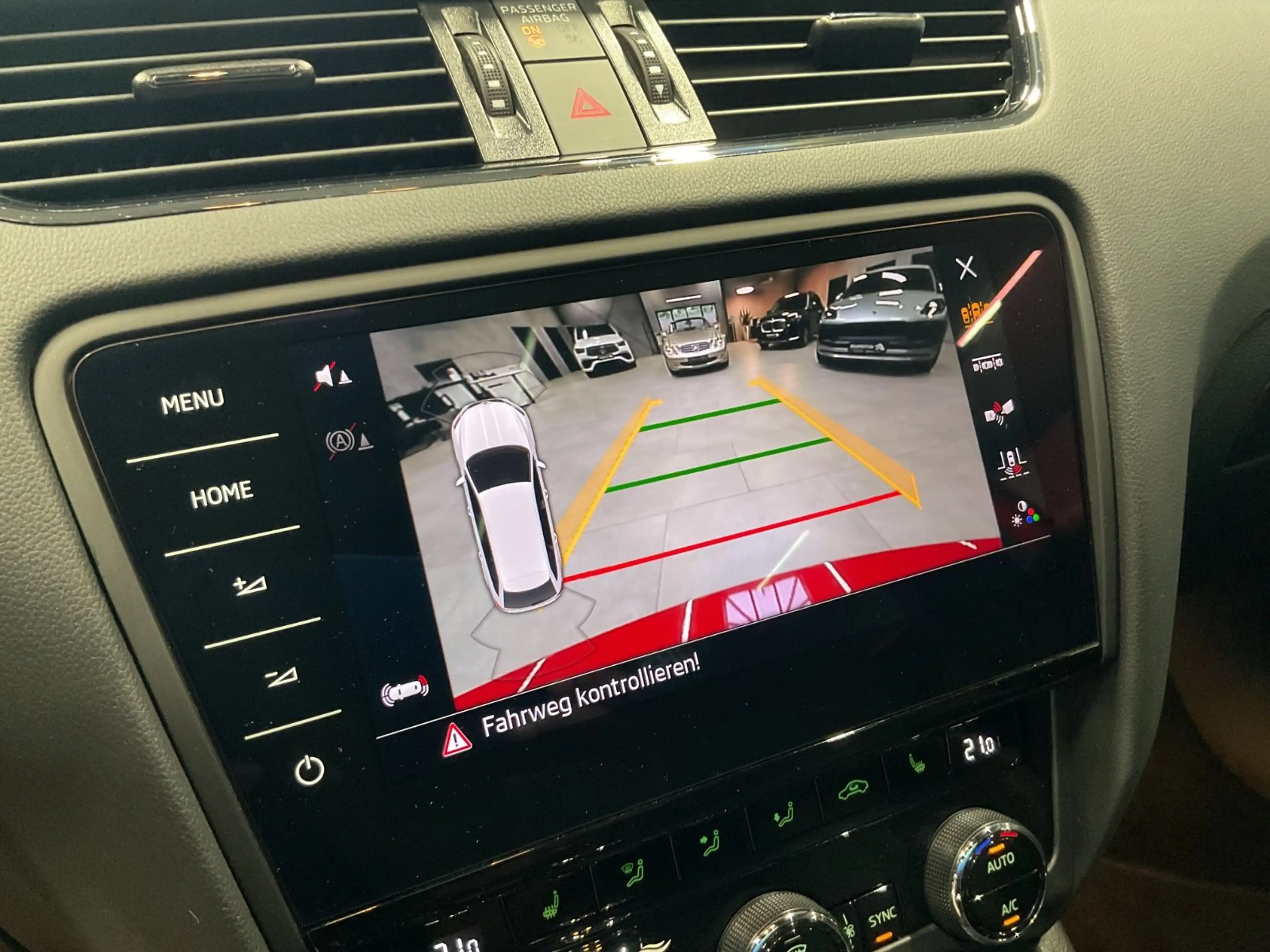 Skoda Octavia Combi RS 245 AHK DAB LED Navi+ Pano 19" — photo 12