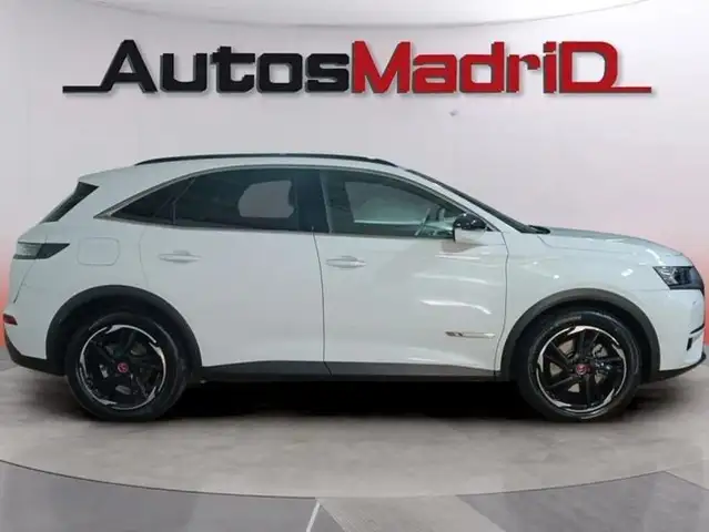 DS Automobiles DS 7 Crossback view 9