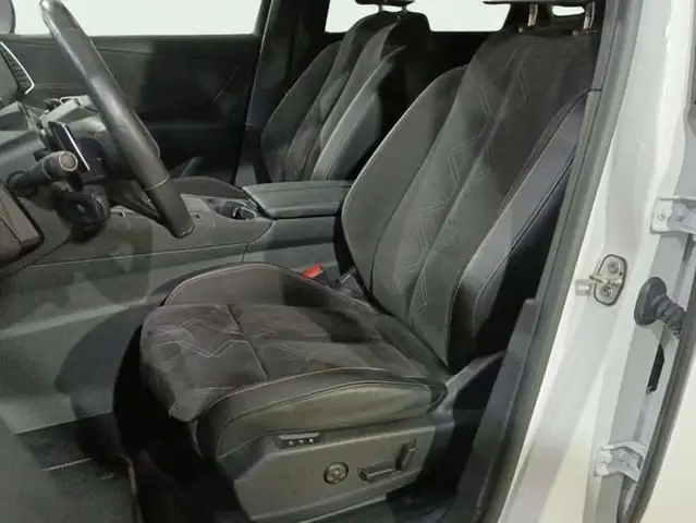 DS Automobiles DS 7 Crossback view 14