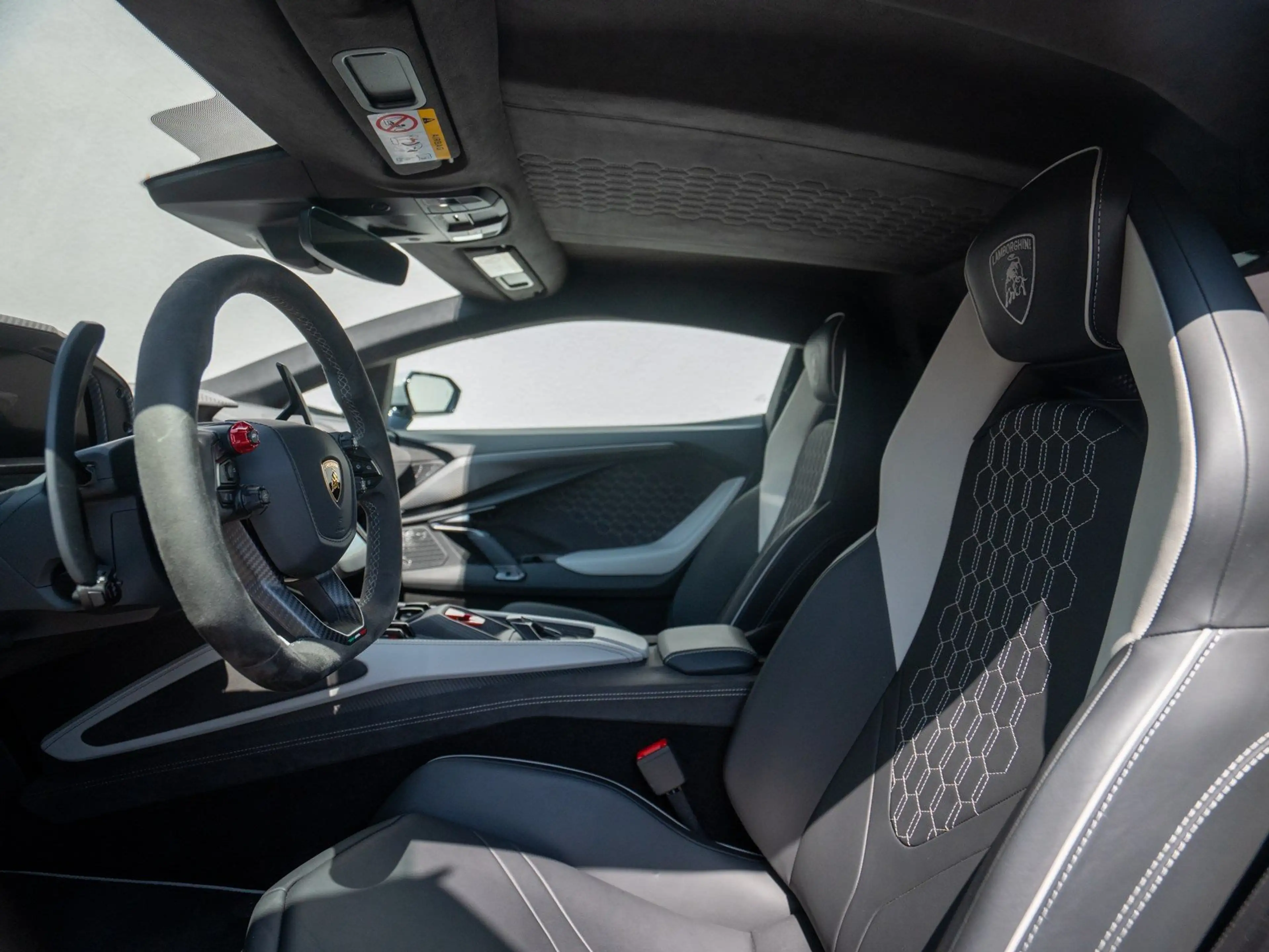 Lamborghini Revuelto V12 MY25 CARBON PASSENGER-DISPLAY FULL-ASSIST SONU — photo 14