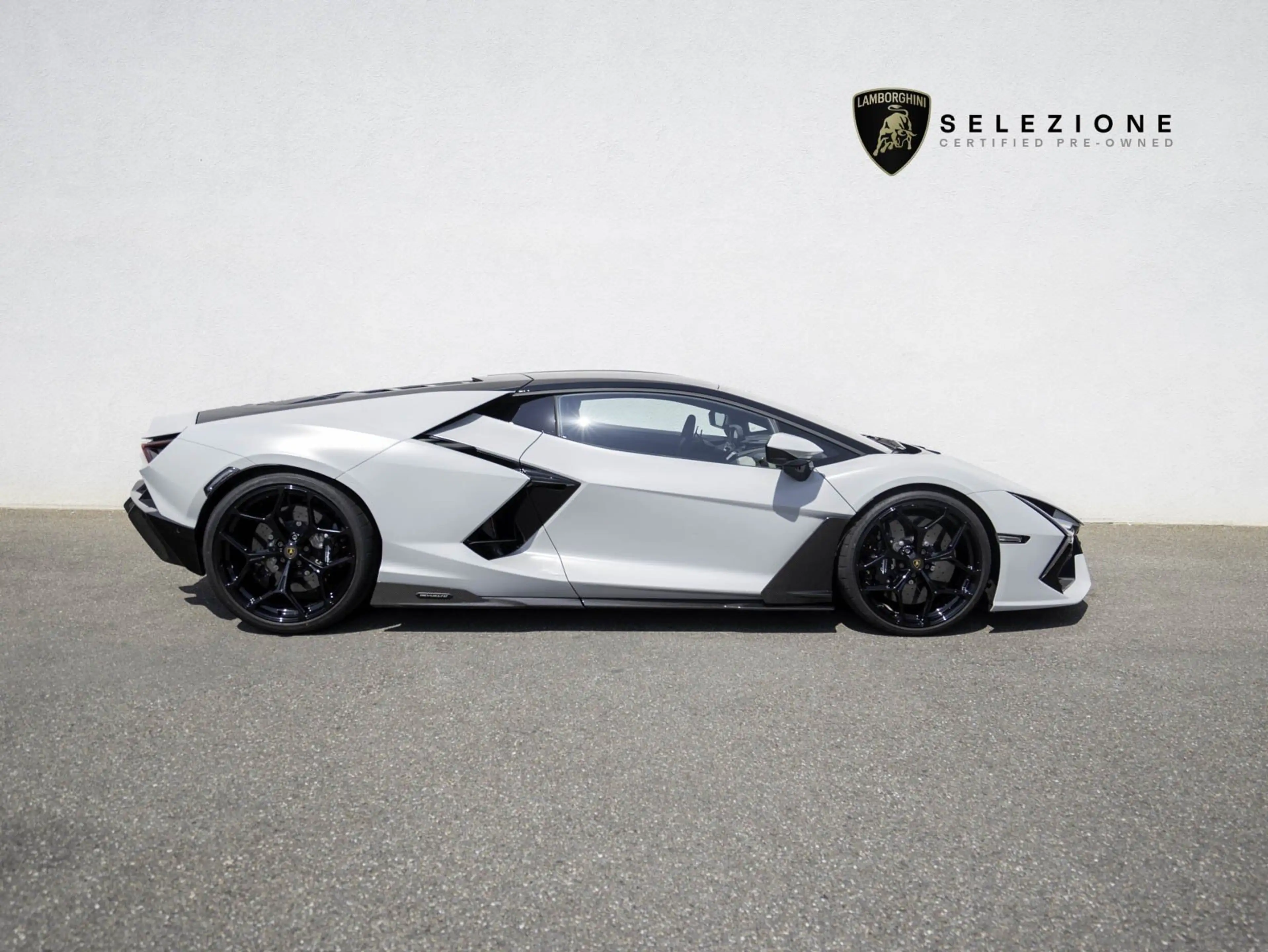 Lamborghini Revuelto V12 MY25 CARBON PASSENGER-DISPLAY FULL-ASSIST SONU — photo 2