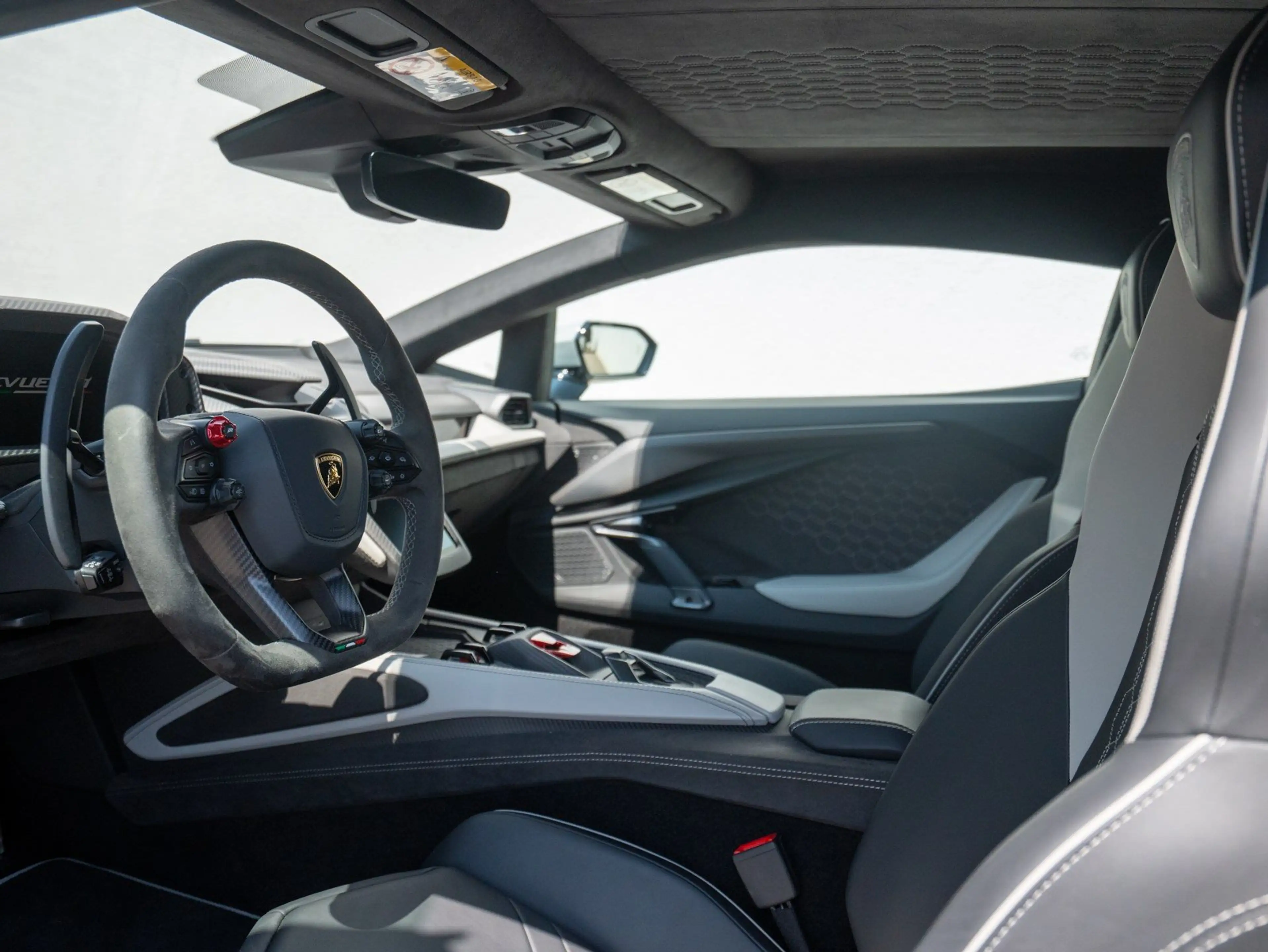 Lamborghini Revuelto V12 MY25 CARBON PASSENGER-DISPLAY FULL-ASSIST SONU — photo 13