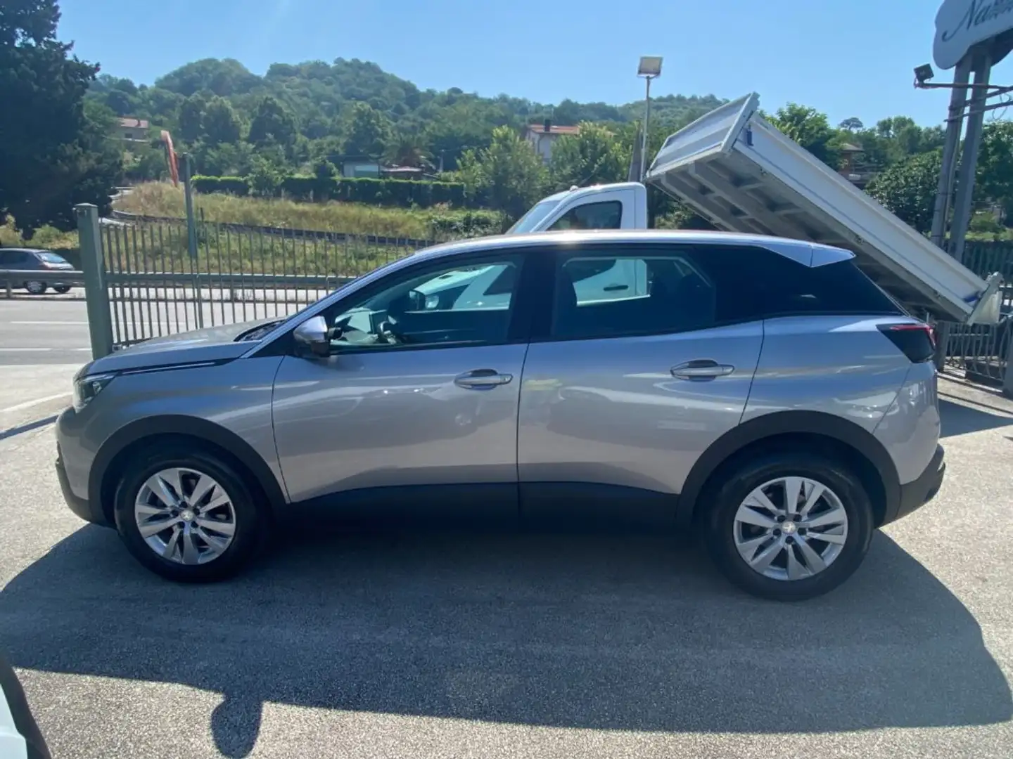 Peugeot 3008 BlueHDi 130 S&S EAT8 Business NAVIGATORE Grigio - 2