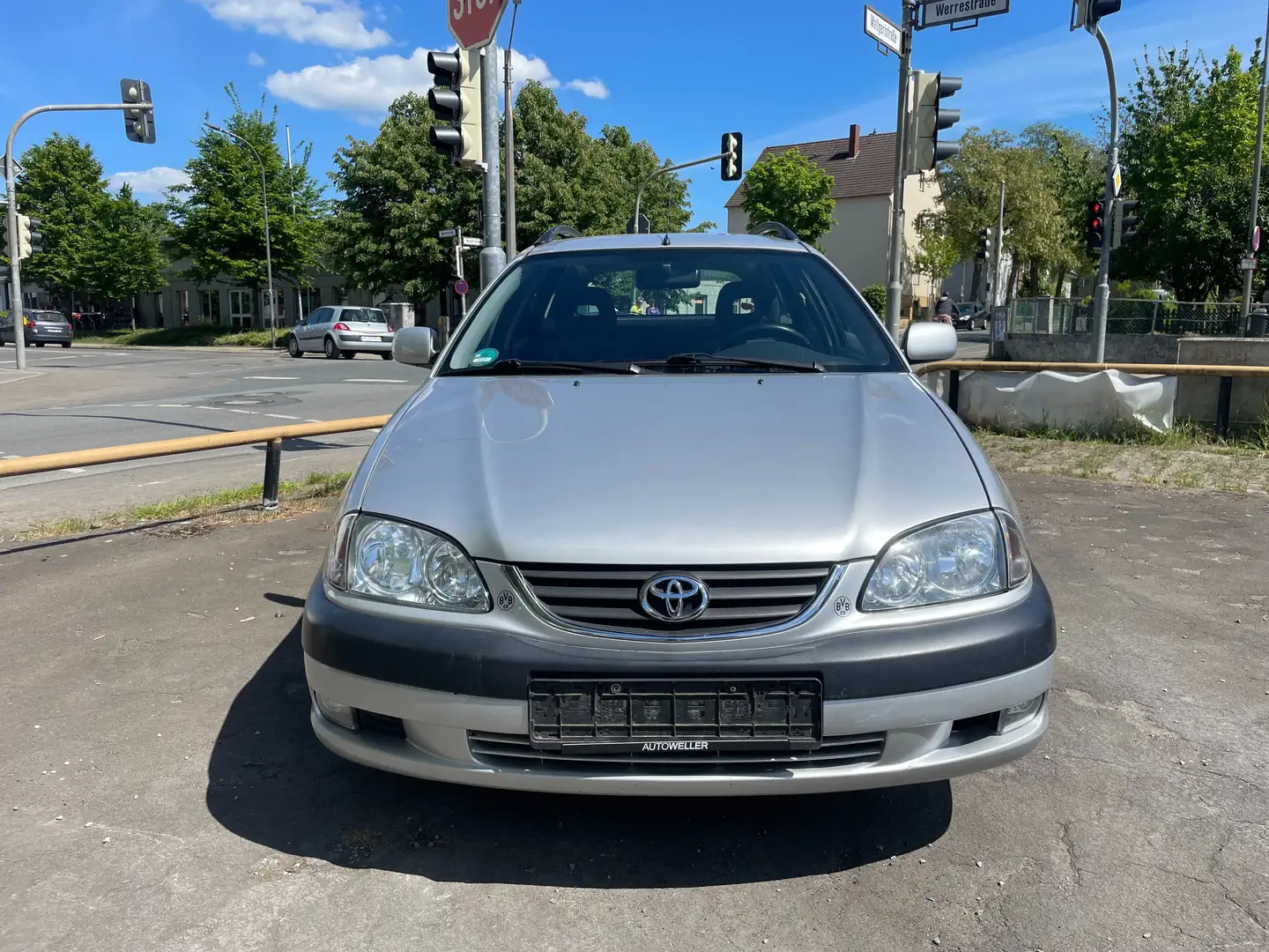 Toyota Avensis SHZ*AUTOMATIK*KLIMAAUTOMATIK*TÜV/AU*05/2026 Stříbrná - 2