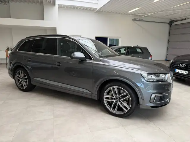Audi Q7 e-tron Q7 e-tron 3.0 TDi V6 Quattro e-tron Tiptronic (275 kW) night vision b&o matrix head up trekhaak luchtvering open panodak