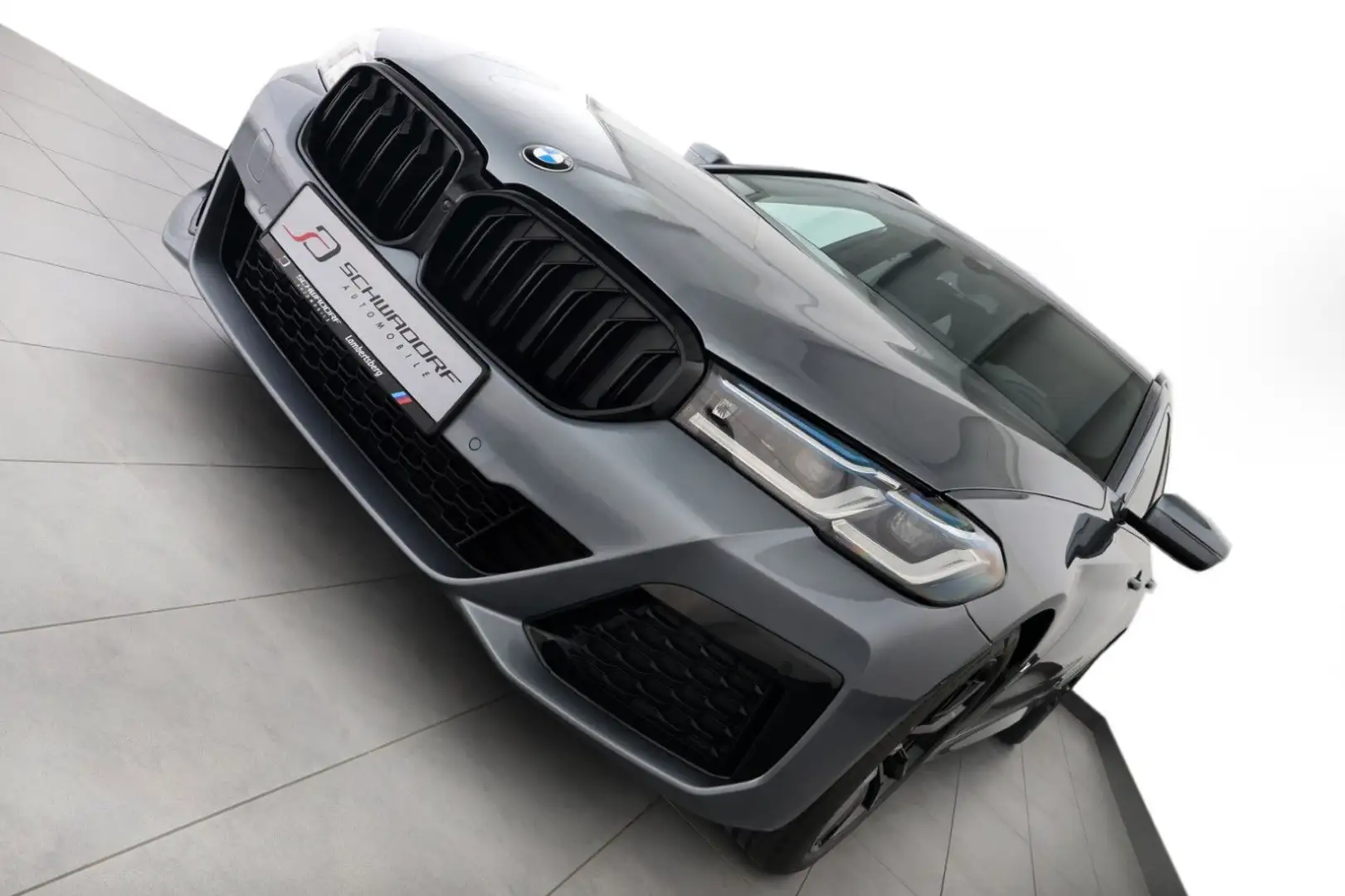 BMW 540 d xDrive Touring M Sport Komfortsitz H&K PANO Gris - 2