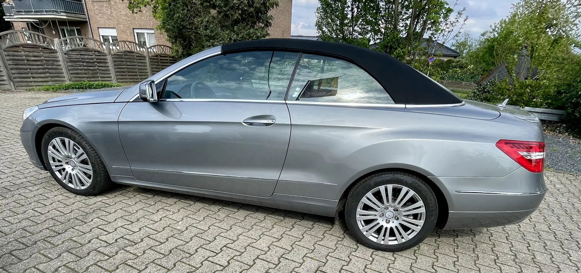Mercedes-Benz E 220 E 220 CDI BlueEfficiency (207.402) Cabrio Argent - 2