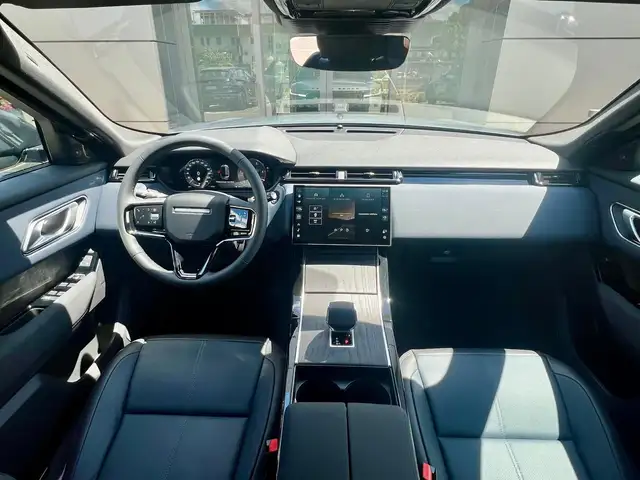 Land Rover Range Rover view 4