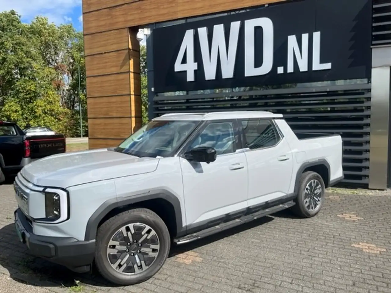 Maxus eTERRON 9 2025