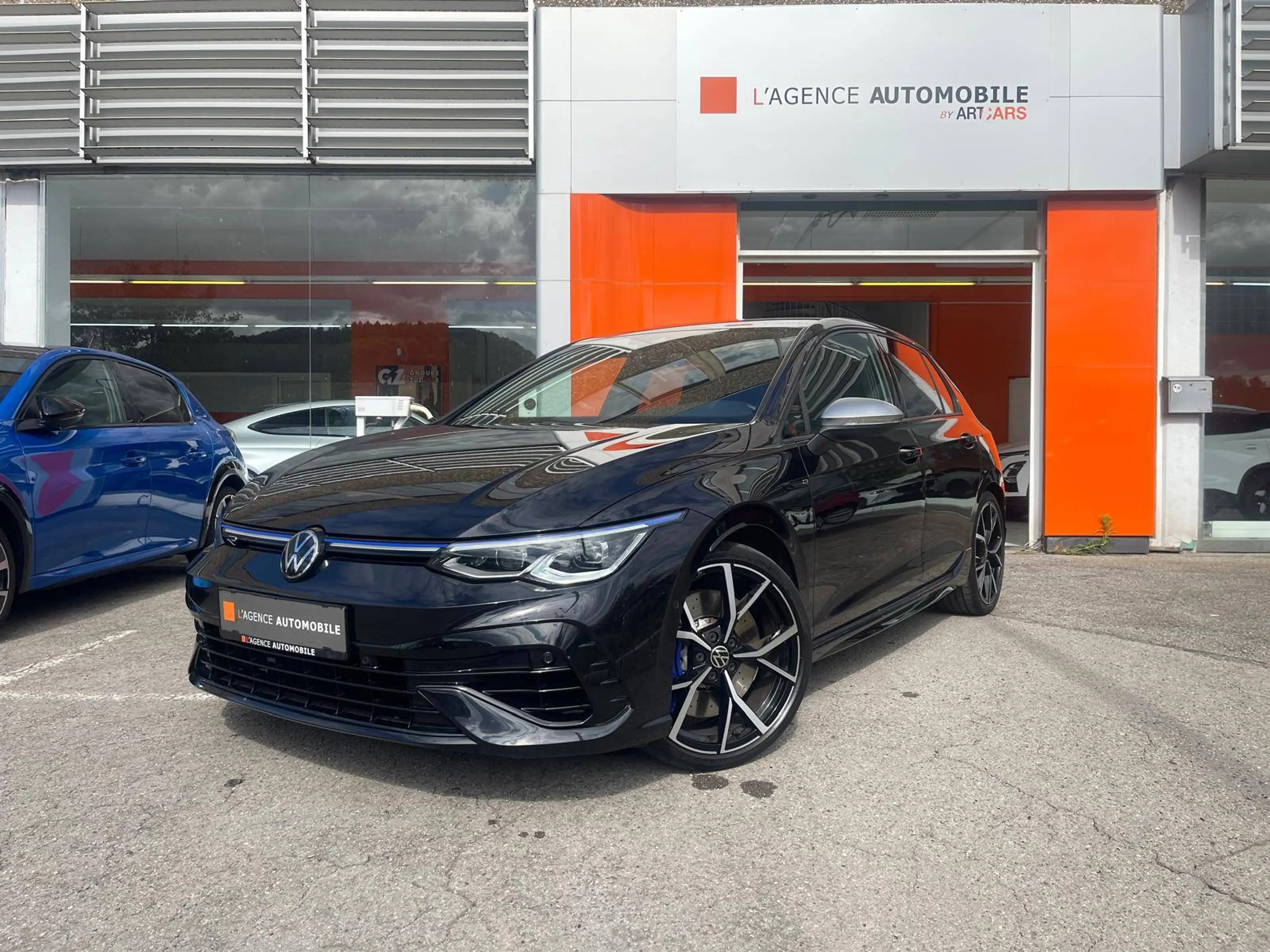 Volkswagen Golf R — photo 2