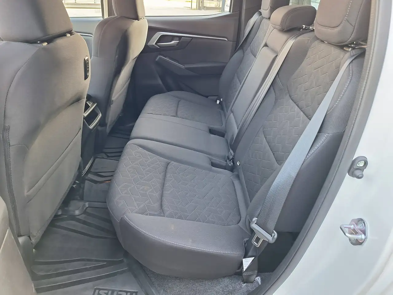 Isuzu D-Max 2025 — фото 12