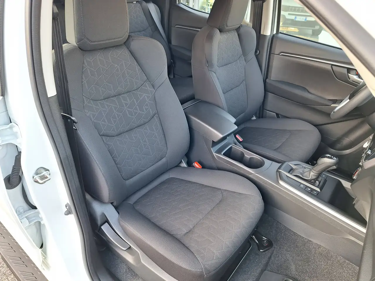 Isuzu D-Max 2025 — фото 10