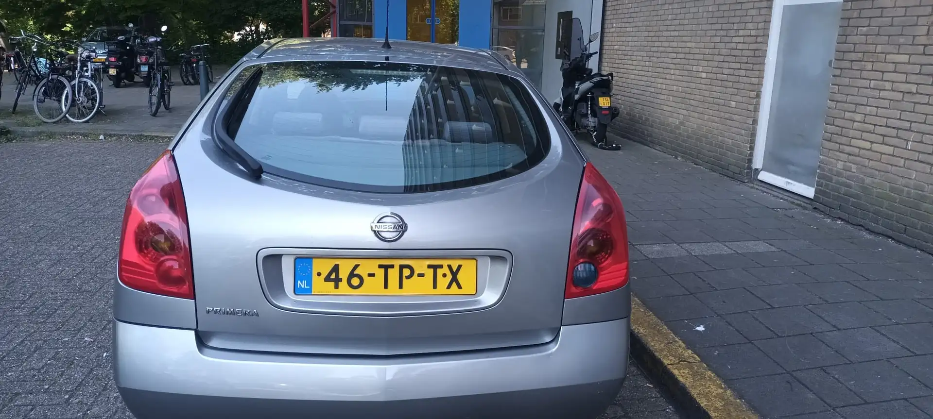 Nissan Primera 1.8 Visia Gris - 2