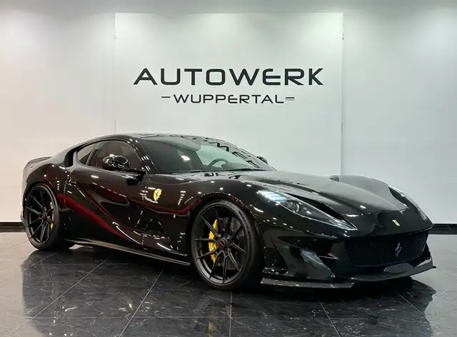 Ferrari 812 Superfast *NOVITEC*CARBON*LIFT*RECARO*