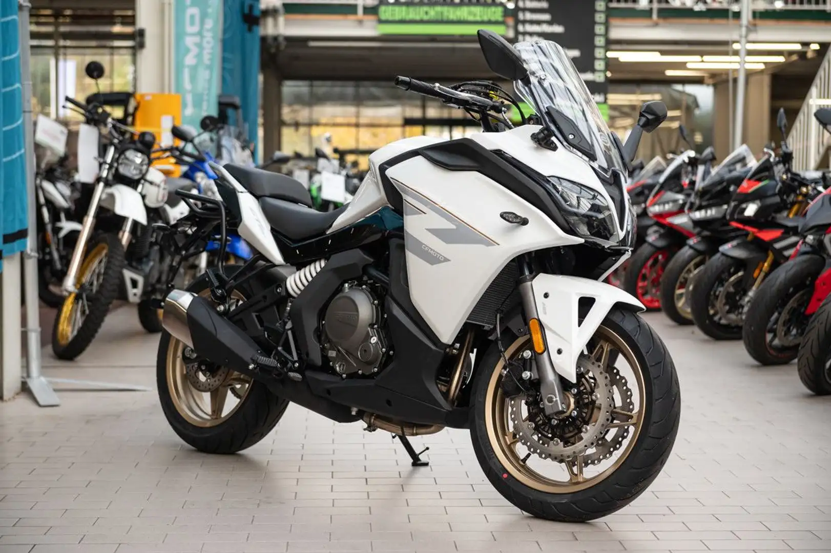 CFMOTO 650GT ABS, 4 JAHRE WERKSGARANTIE Blanco - 2