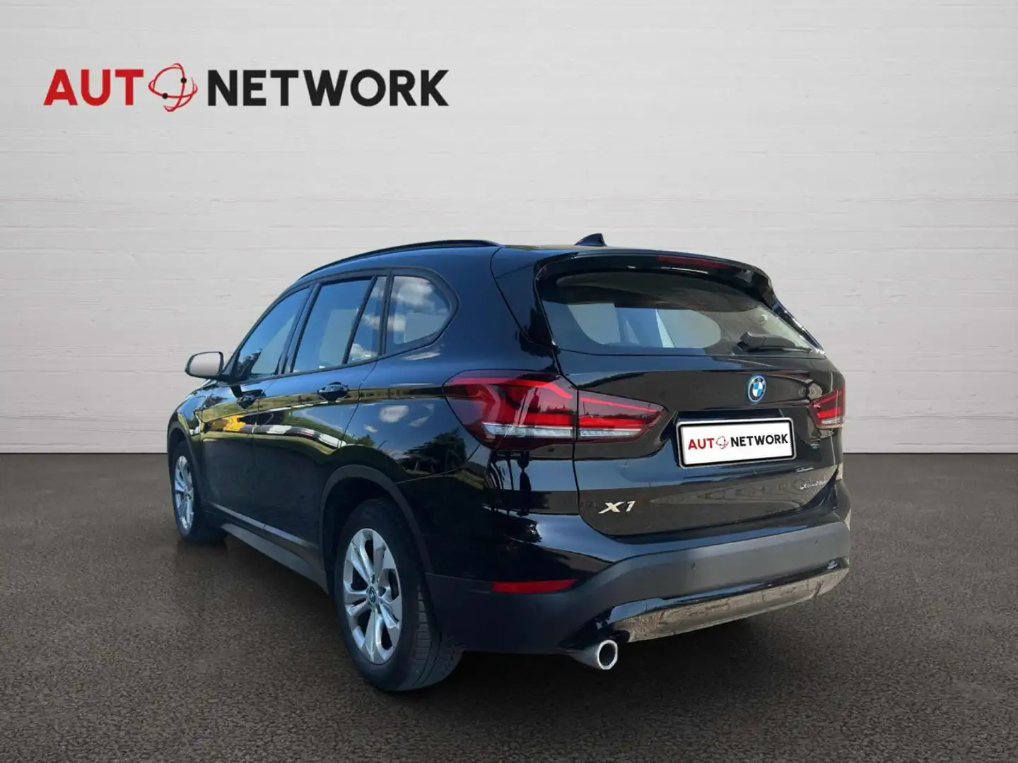 BMW X1 xDrive25e Business Advantage Negro - 2