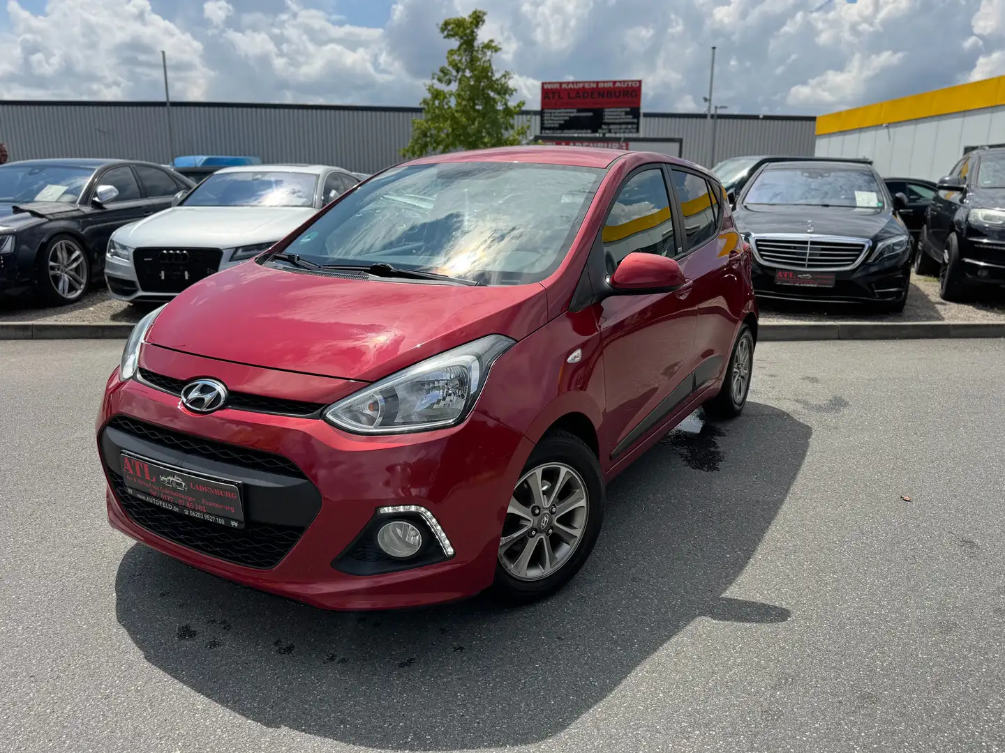 Hyundai i10 Classic Rojo - 1